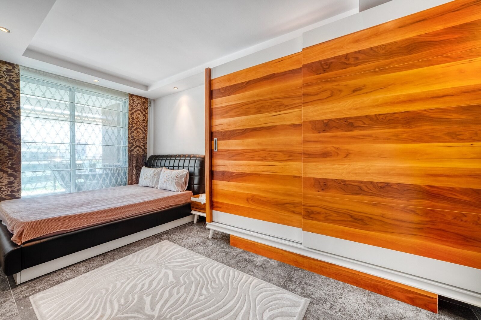 613ecc28-3d78-4b93-b2aa-1d5f176b43a7