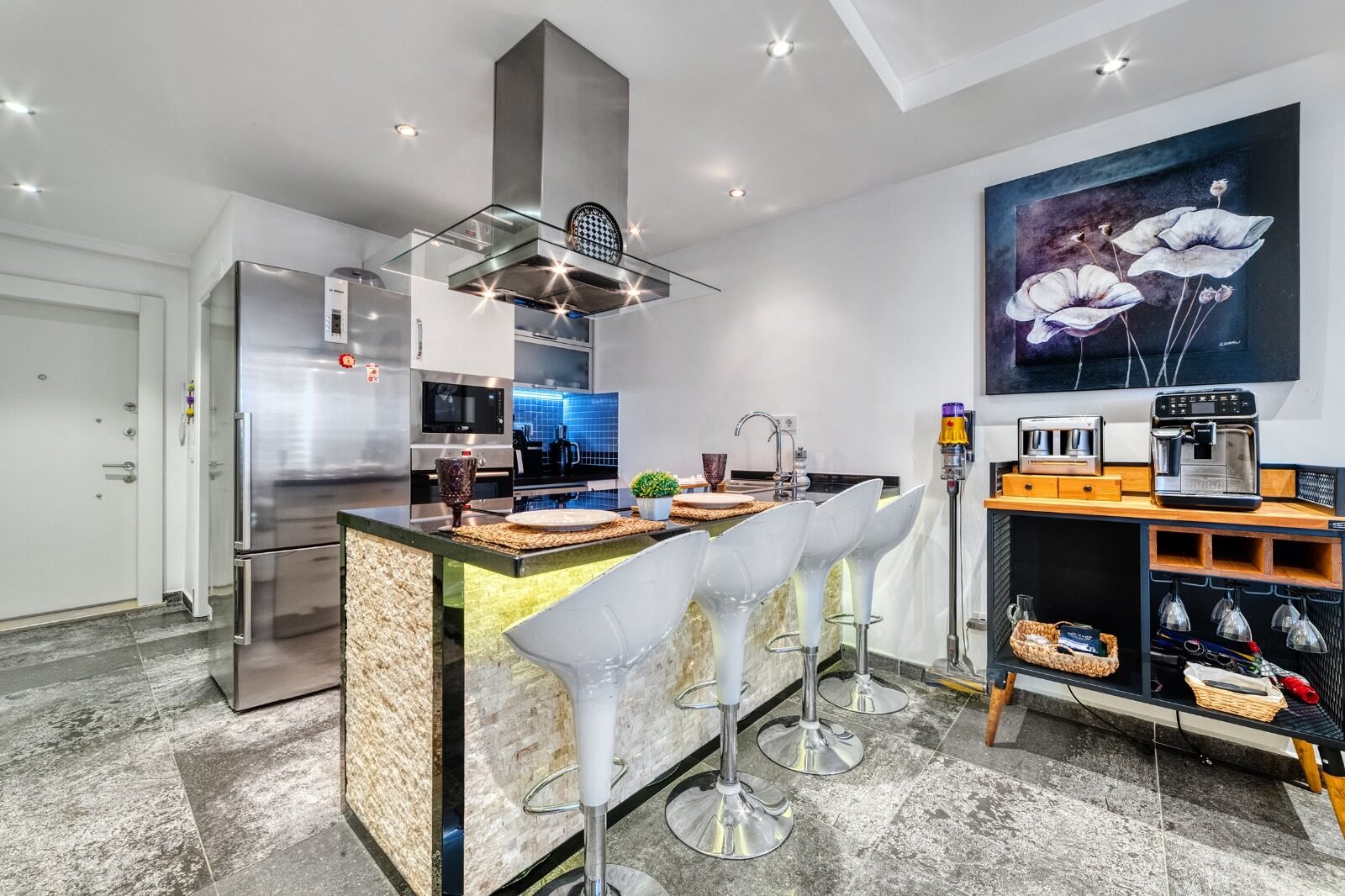 b85e8288-f2d5-47f9-ab93-b67587167b44