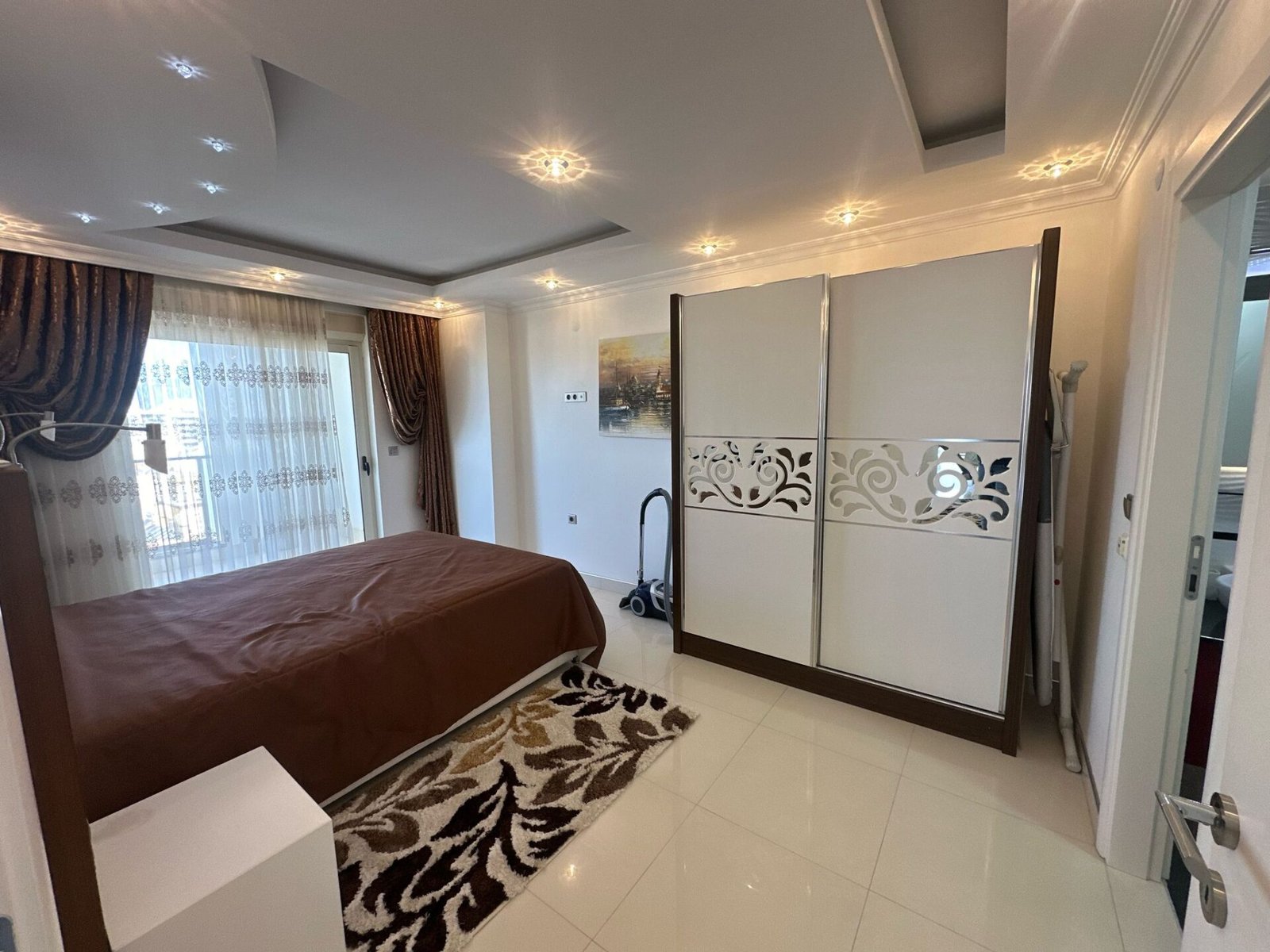 c0469fa2-0c1c-407c-a4b2-34ed73b21c2c