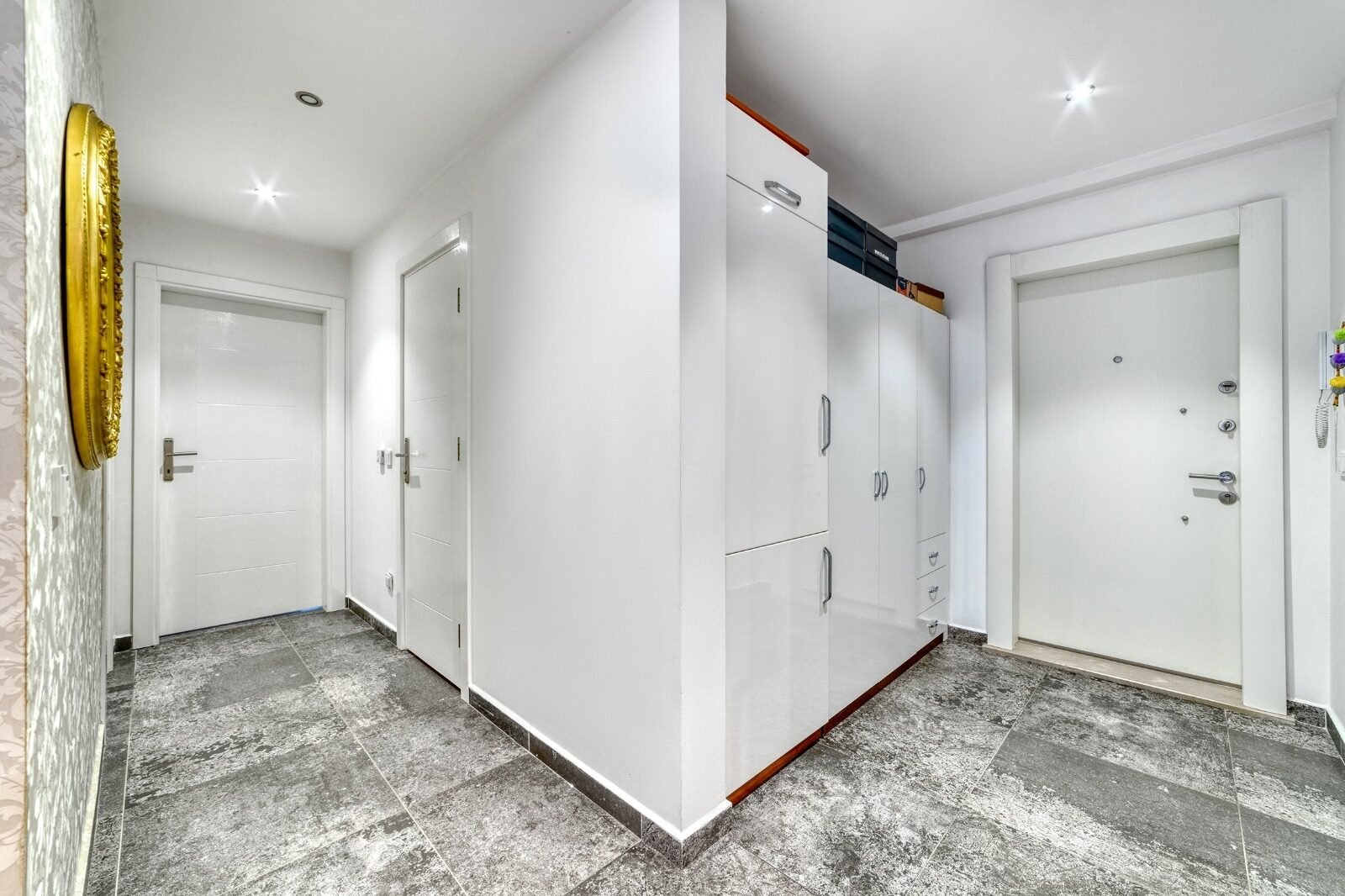 d6d27e98-2084-4938-b62c-03f78b9a90d9