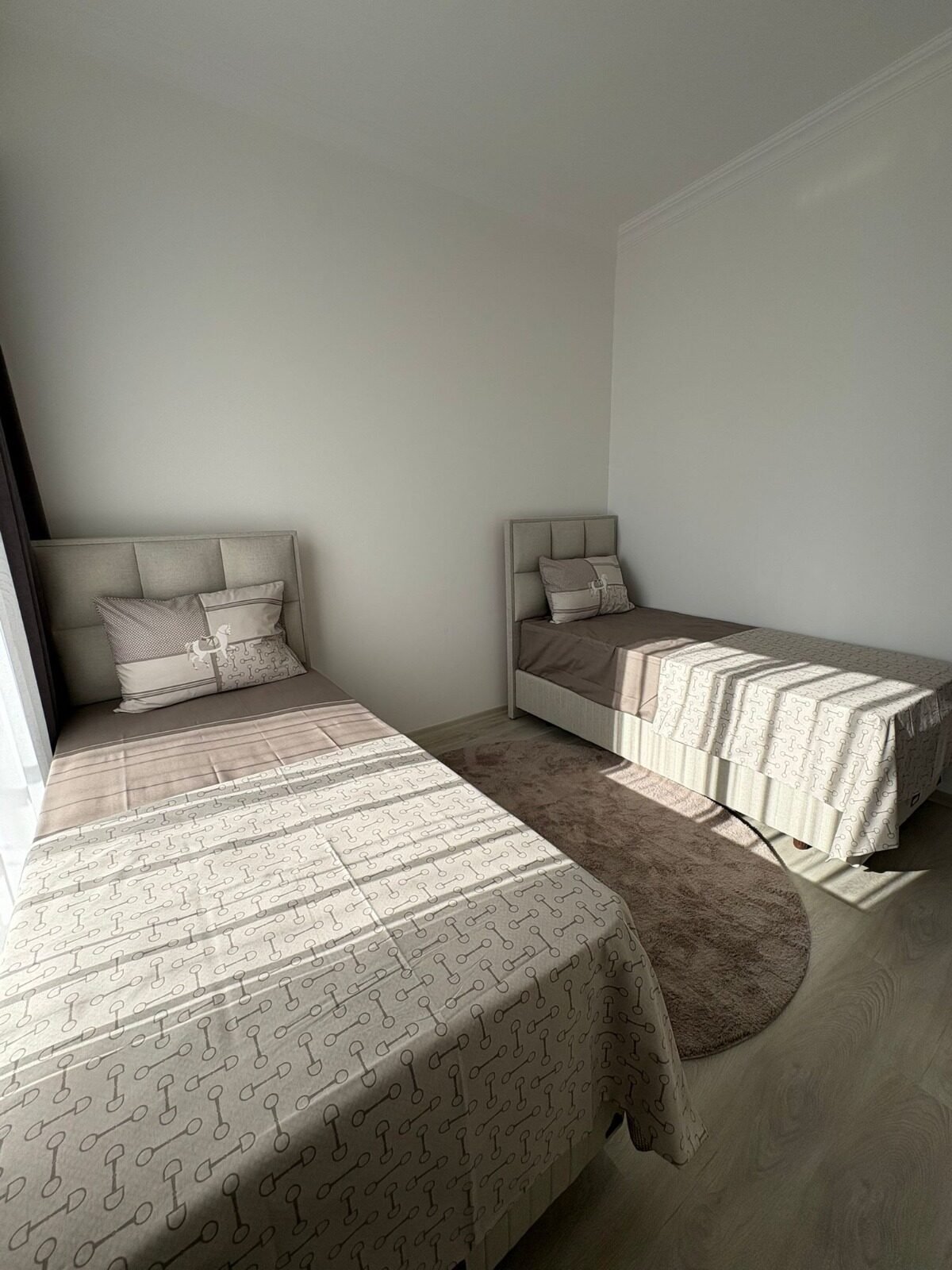 c06b7025-9be9-4013-8944-2e2144ee7798